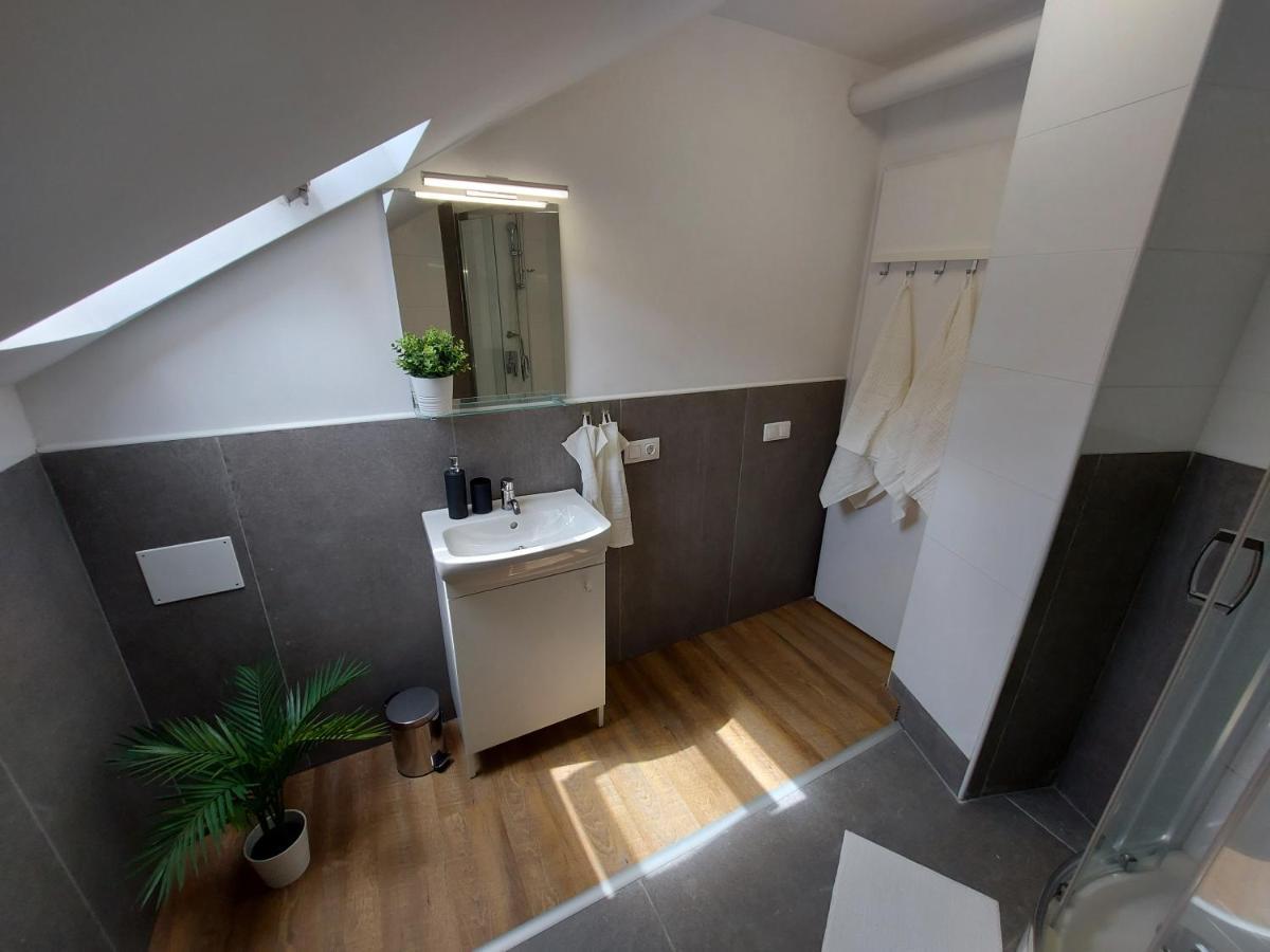 Kedves Apartman Pecs Exterior photo