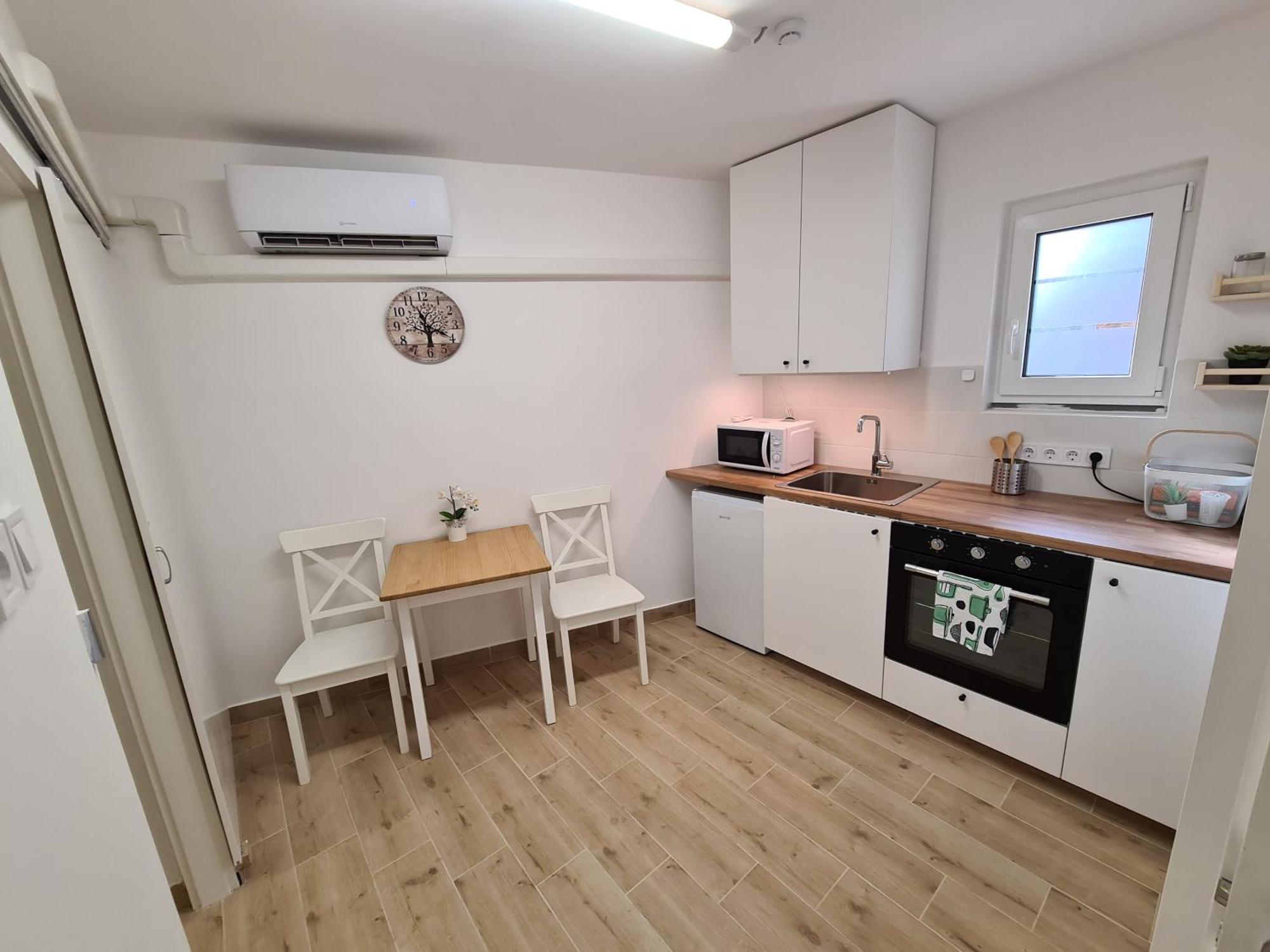 Kedves Apartman Pecs Exterior photo